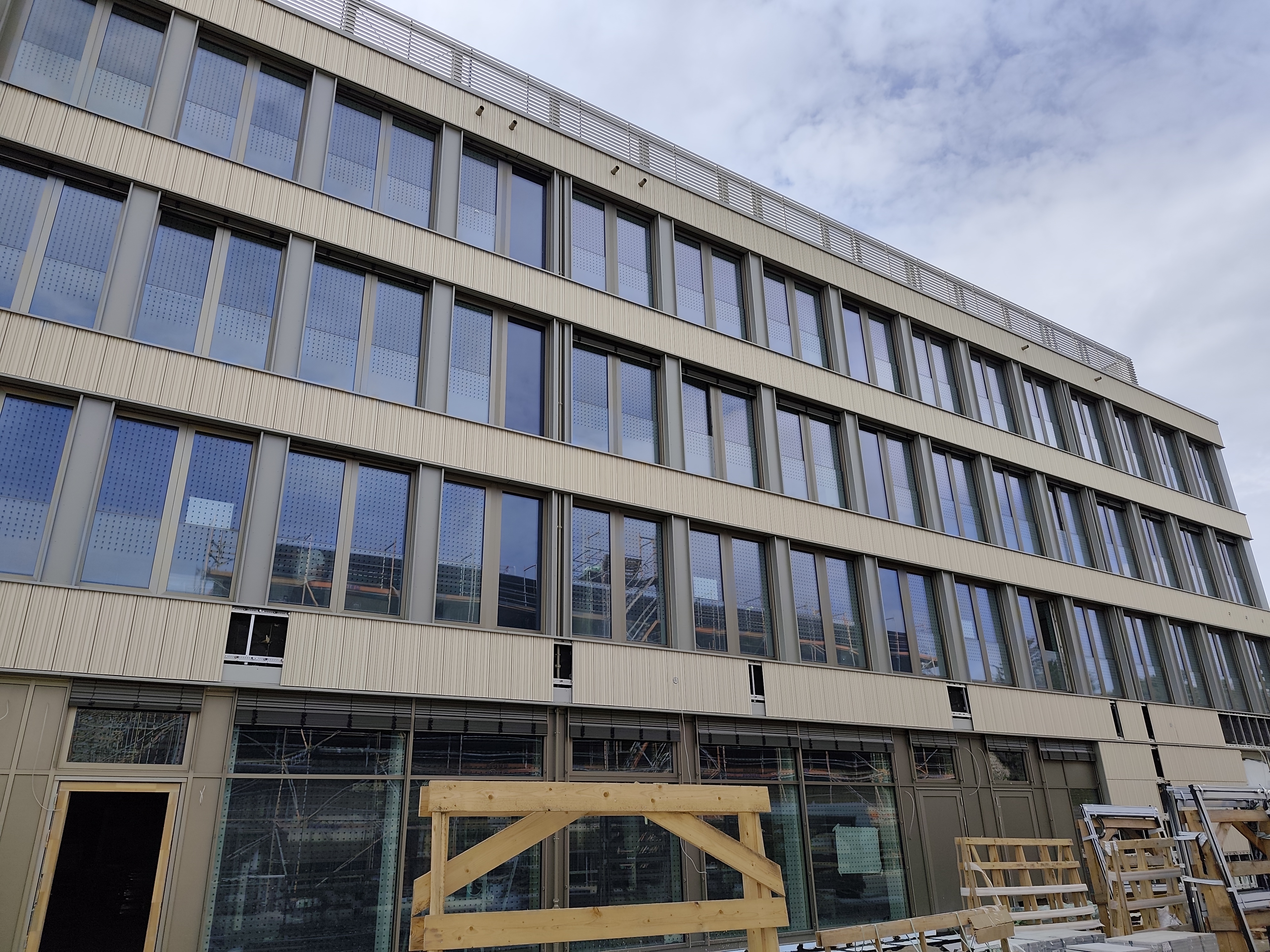 Schulgebäude Hofansicht